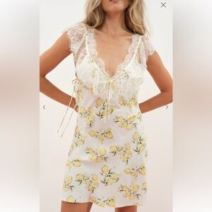 NWOT For Love & Lemons Audrey Mini Slip Dress Lace Lemon Print Size M Medium